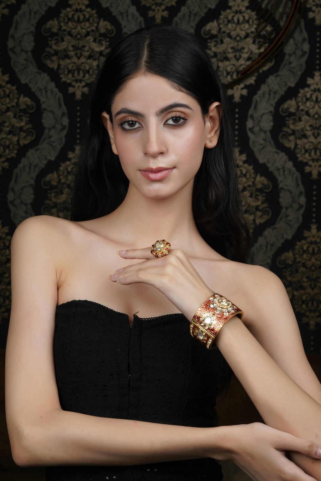 Elaborate Red & Gold Kundan Bangle