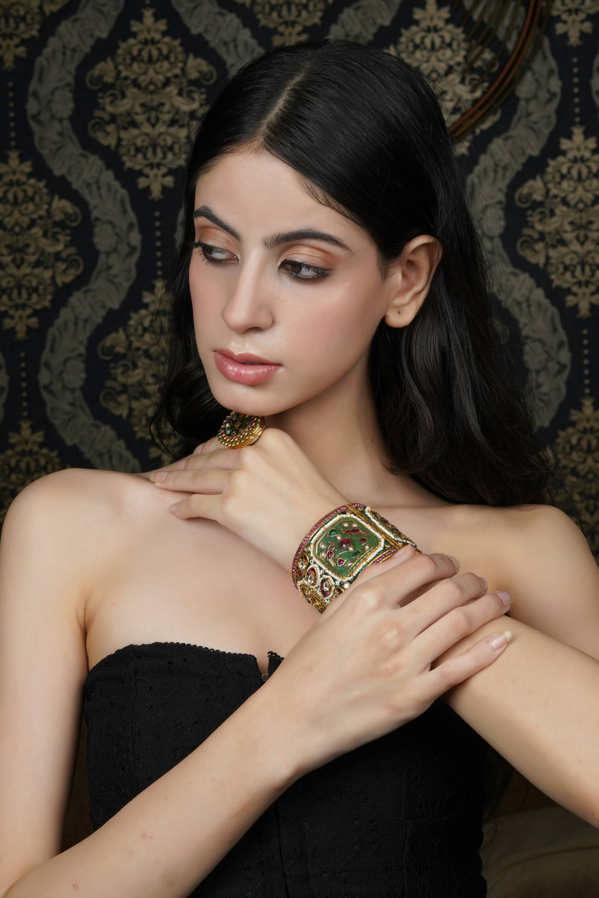 Exquisite Green Enamel Kundan Bangle