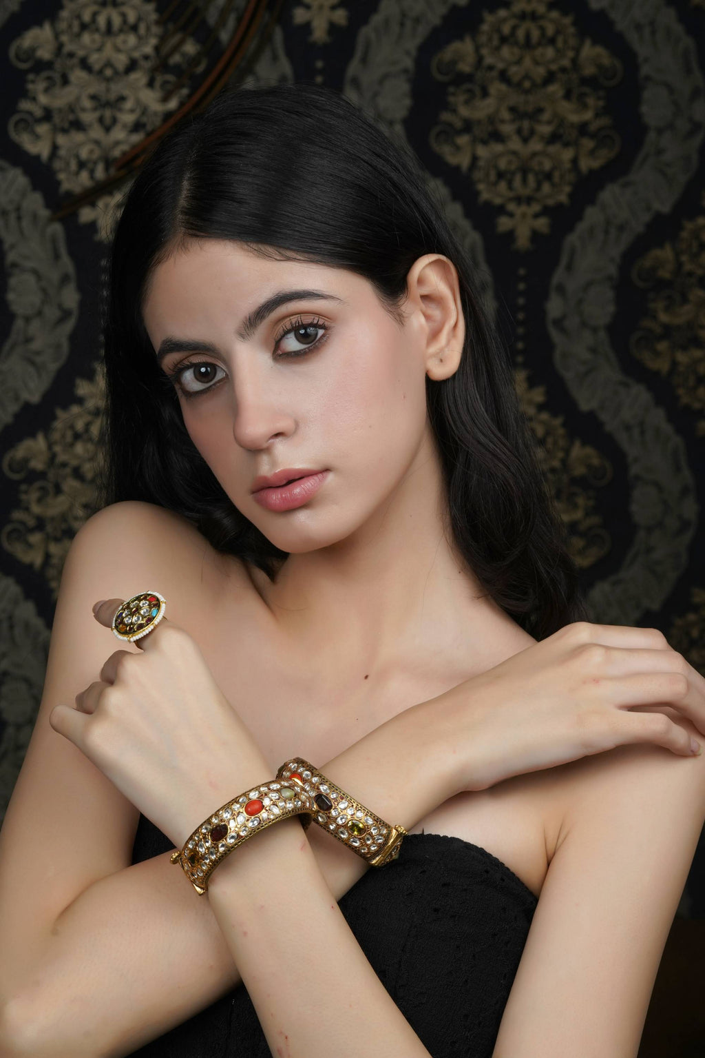 Exquisite Gold-Plated Kundan Stone Bangle