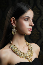 Gold Toned Kundan and Pearl Choker Necklace