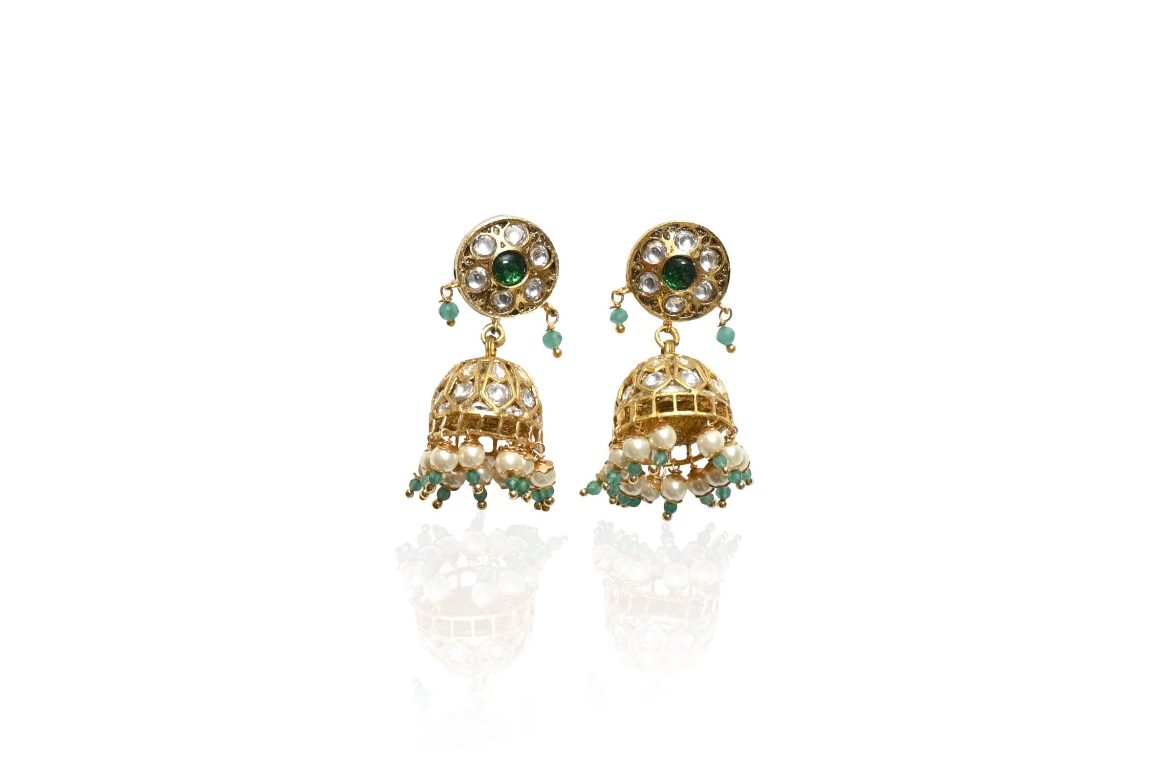 Emerald Kundan Jewellery Set By Fluorite
